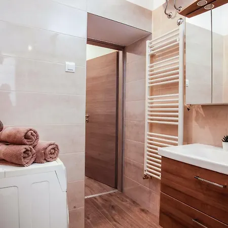 Apartament Kensi*** *