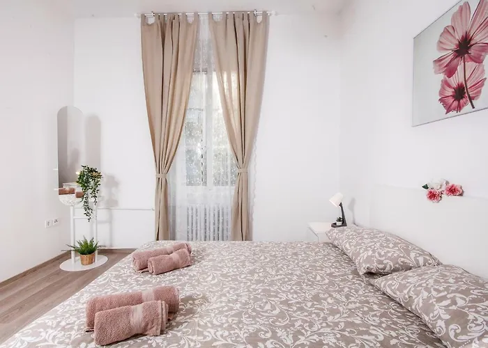 Kensi*** Lejlighed Pula